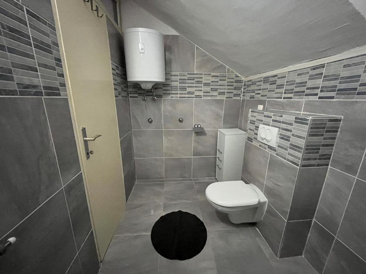Peronja Jelsa Seafront Appartement