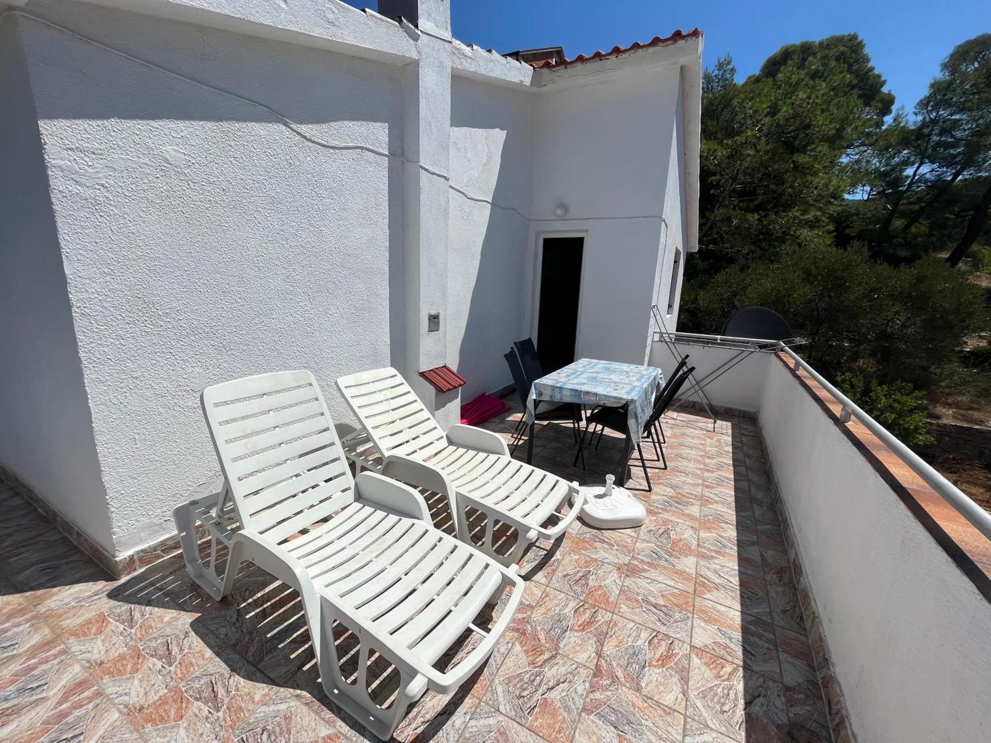 Peronja Seafront Apartment Jelsa (Hvar)