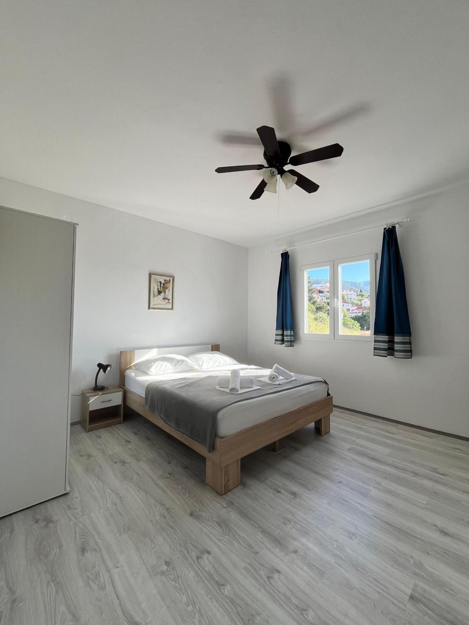 Apartment Peronja Seafront