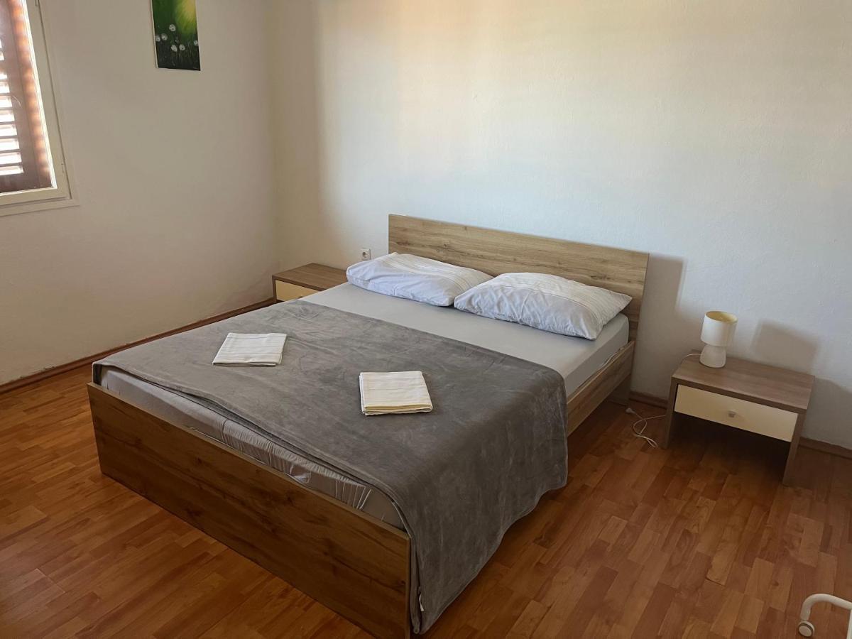 Peronja Seafront Apartamento *