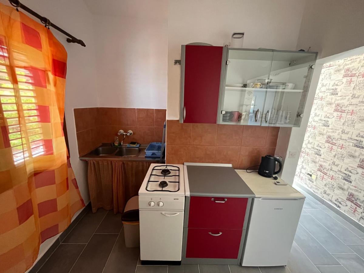 Peronja Seafront Apartamento *
